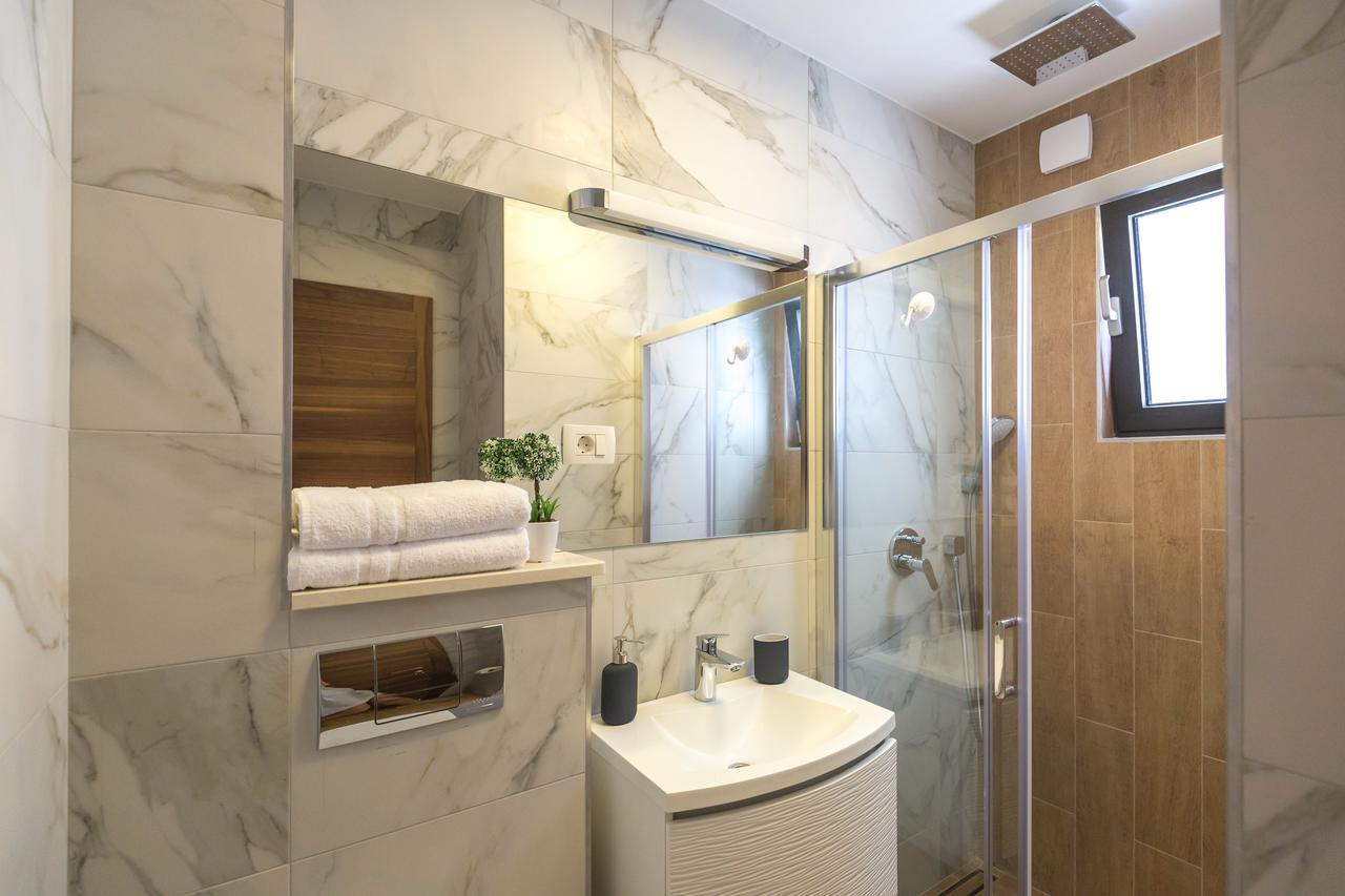 Lux Apartments Petar Baška Voda Esterno foto